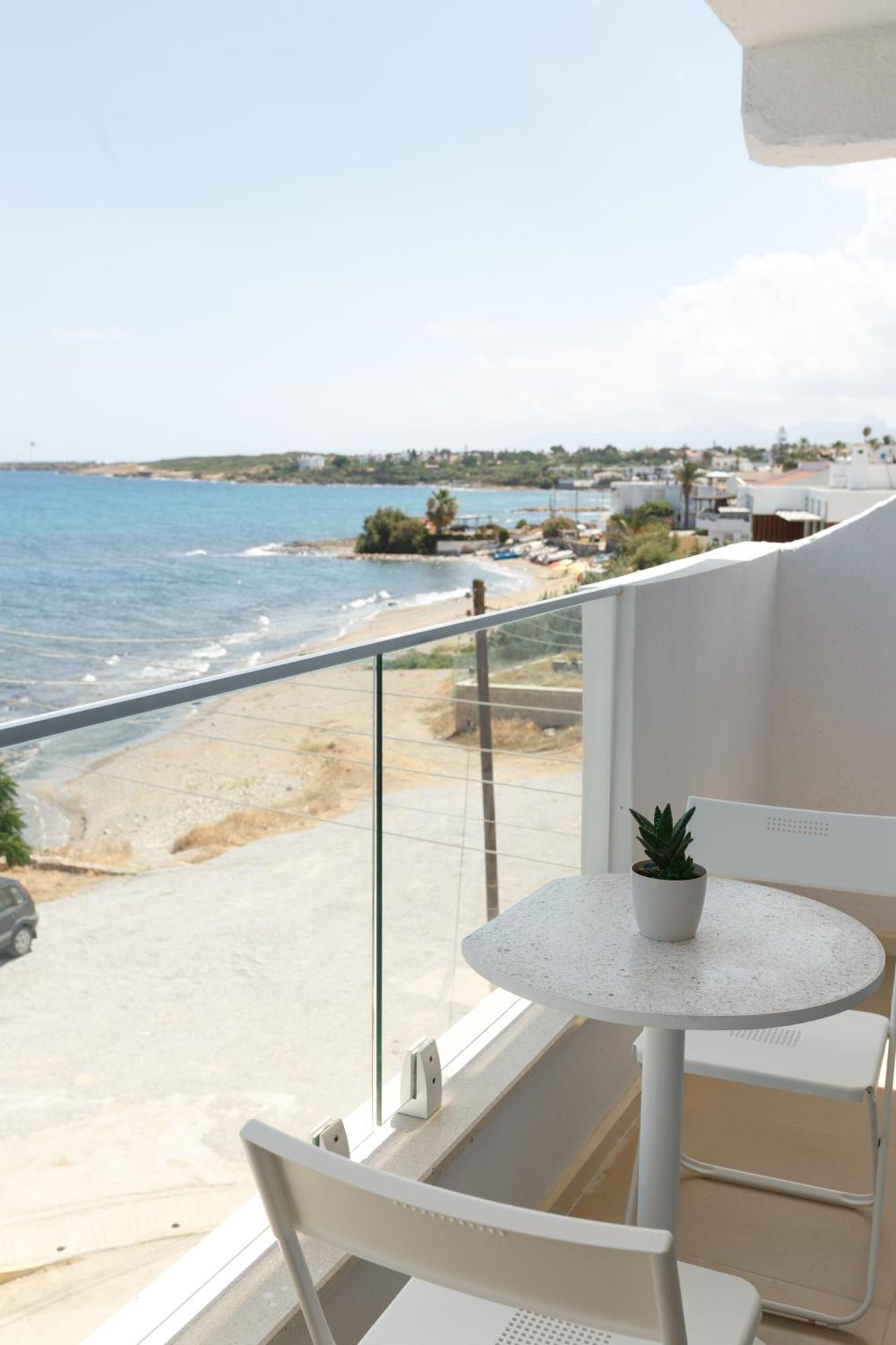 Azure Bay Hotell Ayvaryara Exteriör bild