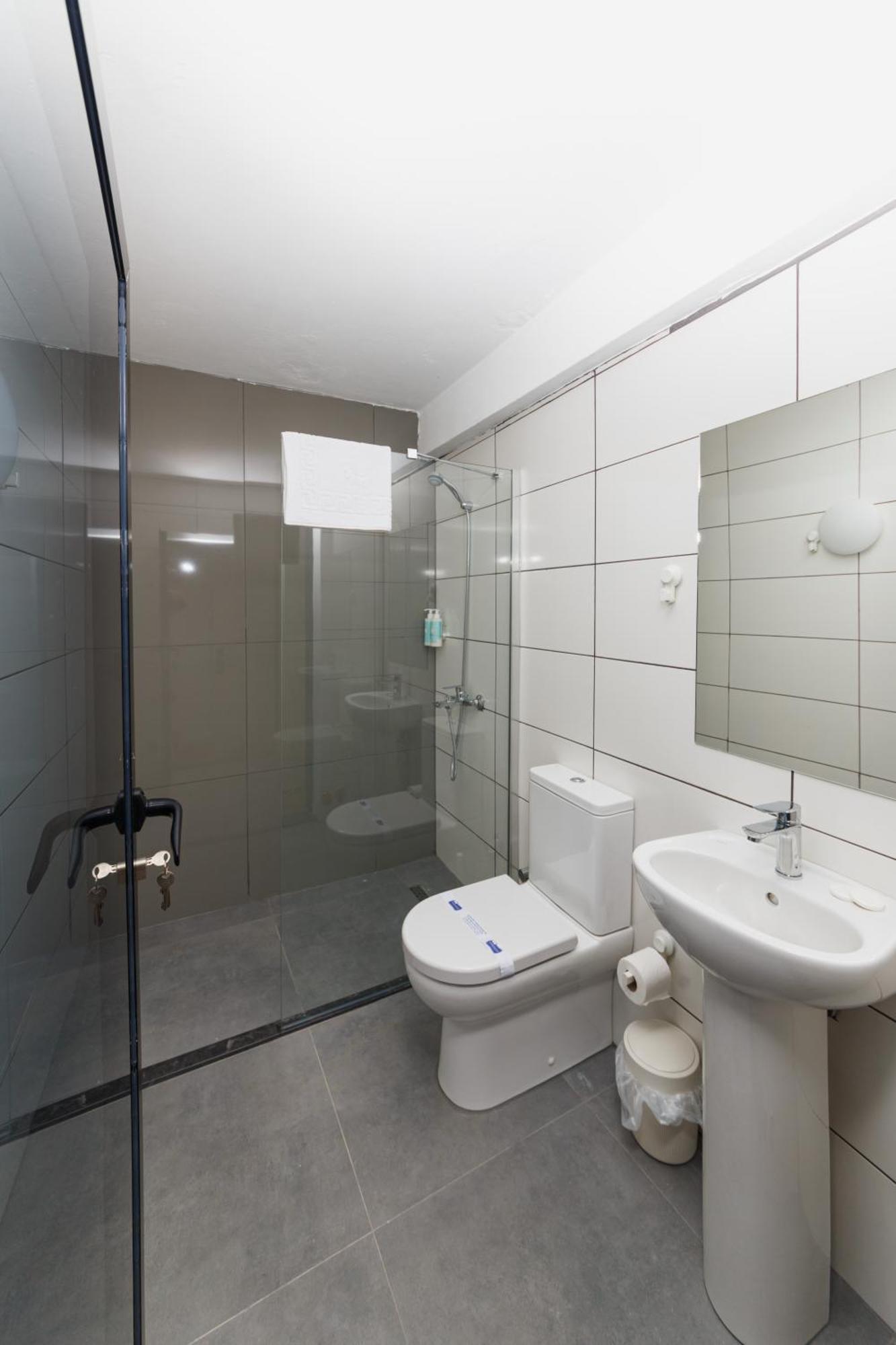 Azure Bay Hotell Ayvaryara Exteriör bild