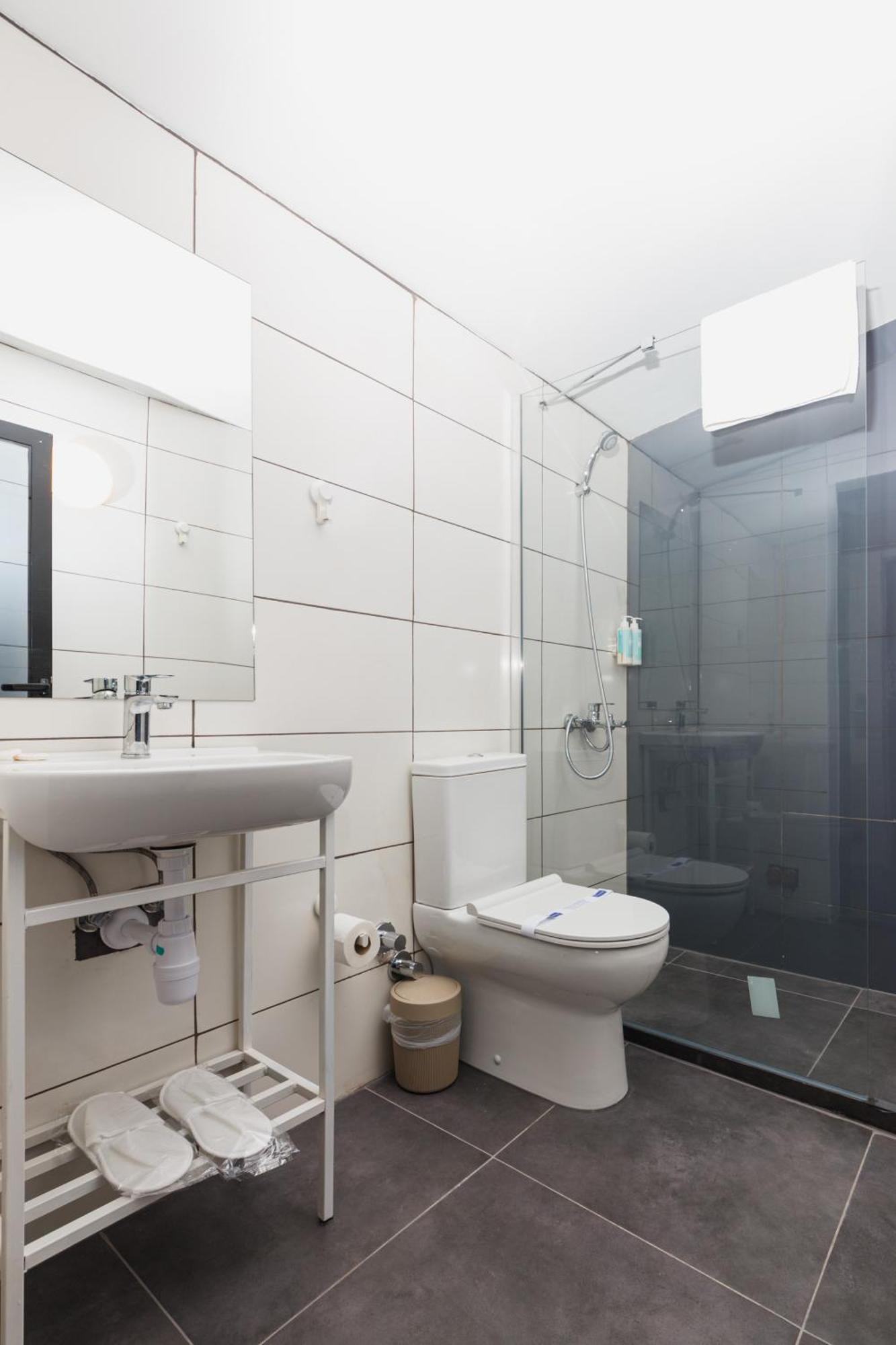 Azure Bay Hotell Ayvaryara Exteriör bild